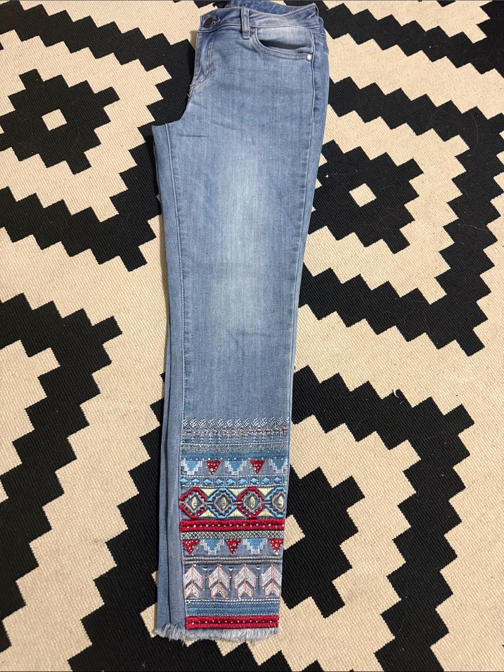 Buffalo Light Blue Women's Jeans with Embroidered Hem and stud embellishment